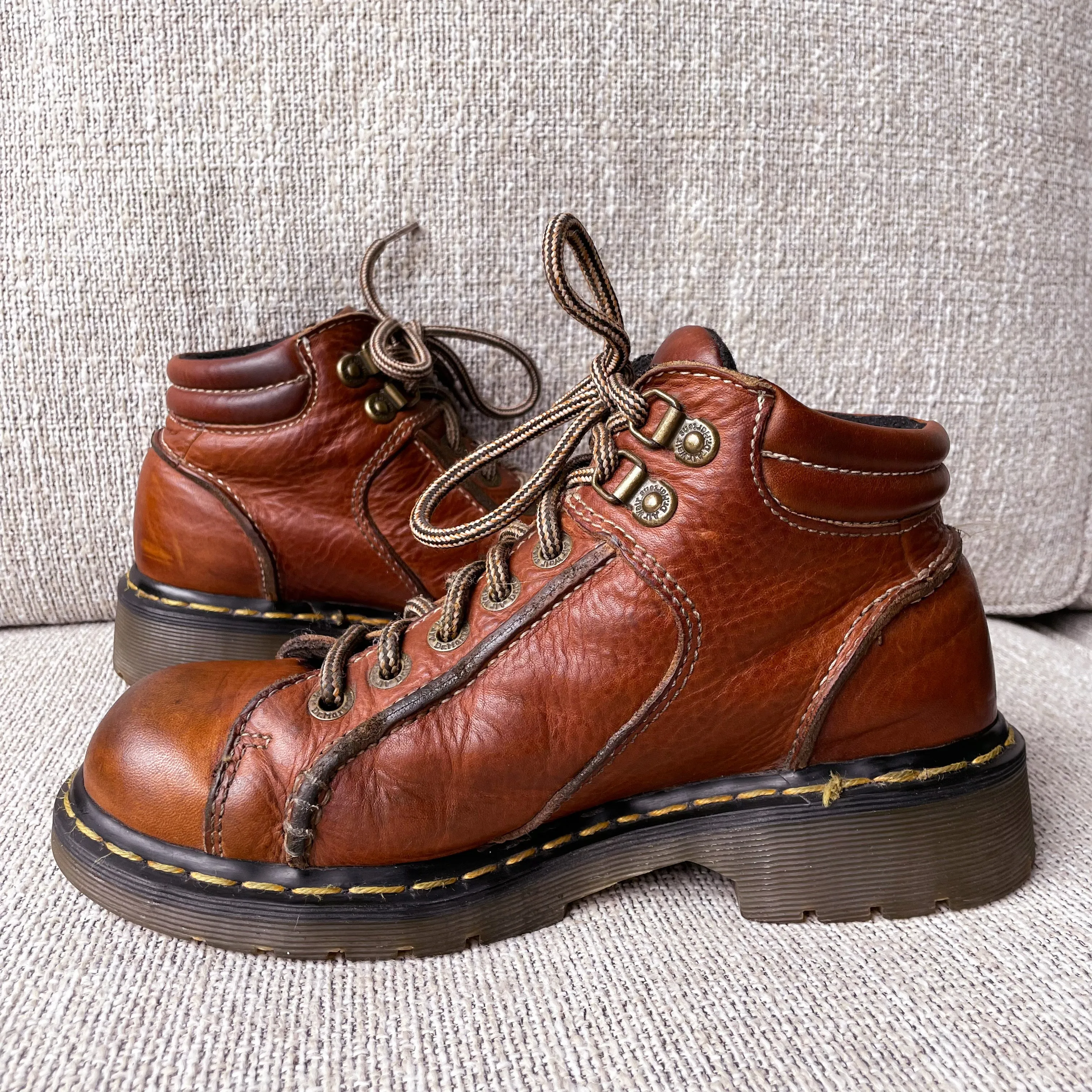 8A54 Boots