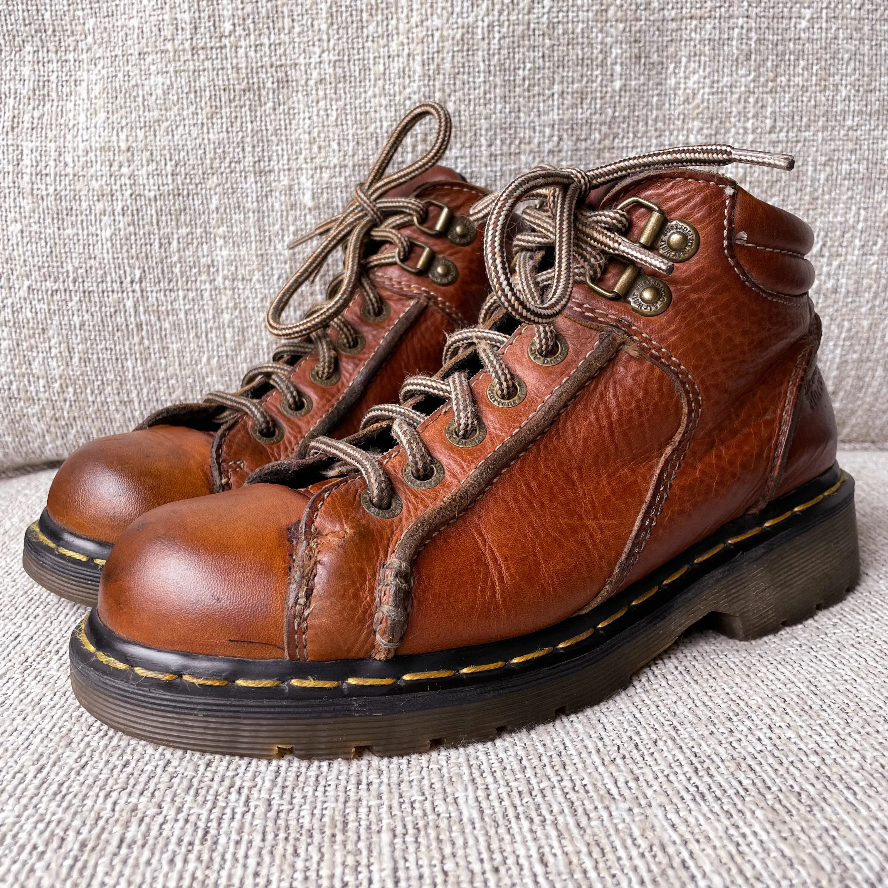 8A54 Boots