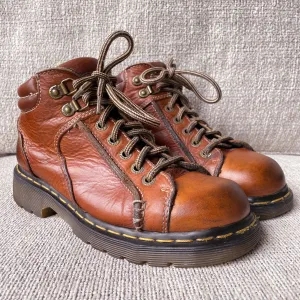 8A54 Boots