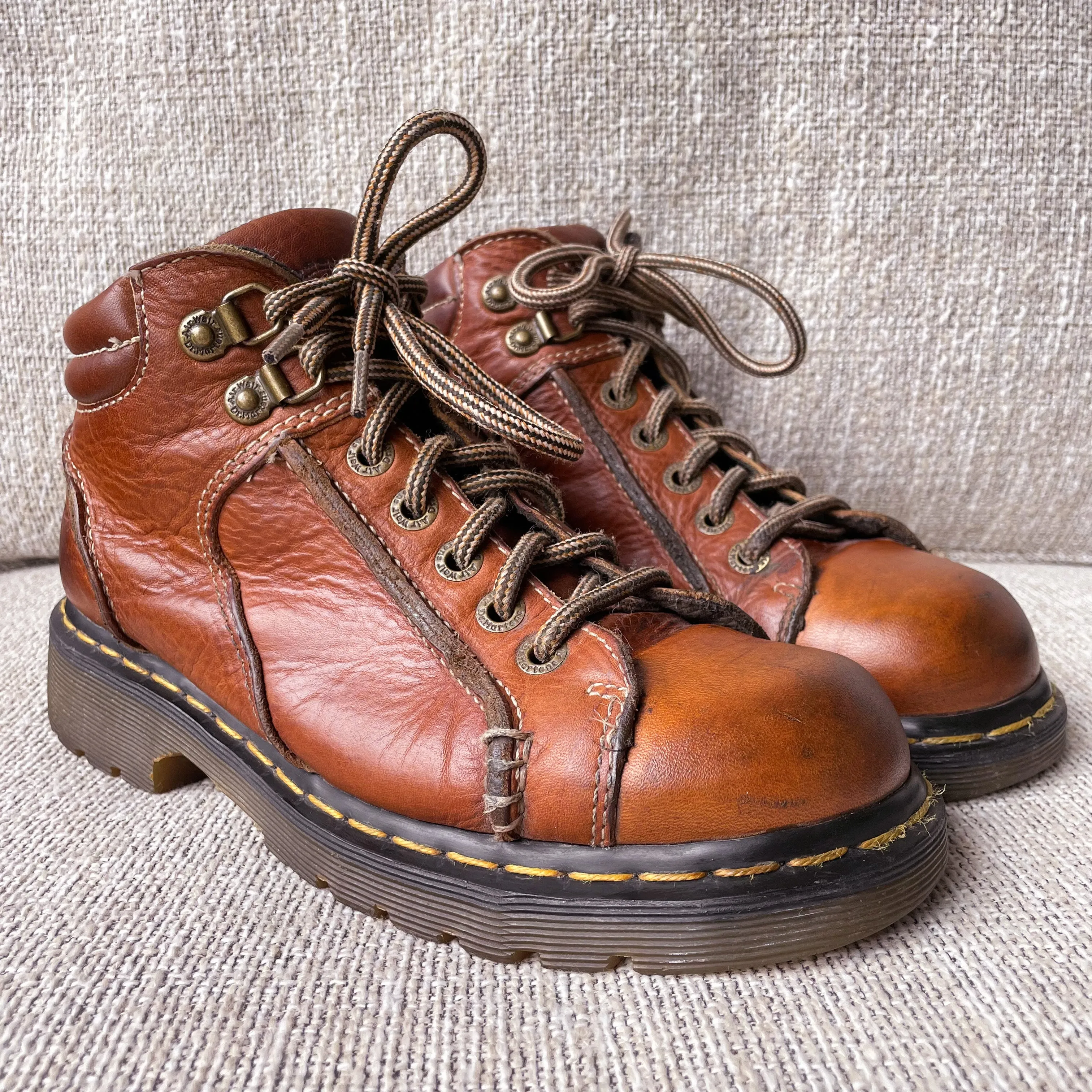 8A54 Boots