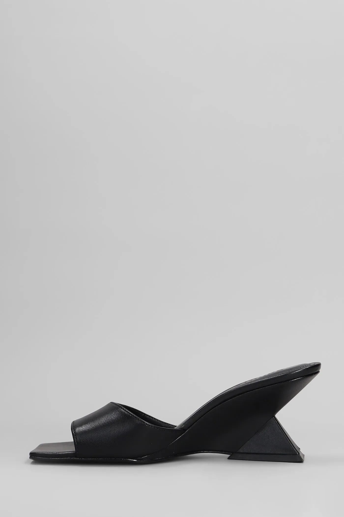 Abbie Sculpt Slipper-Mule in black leather