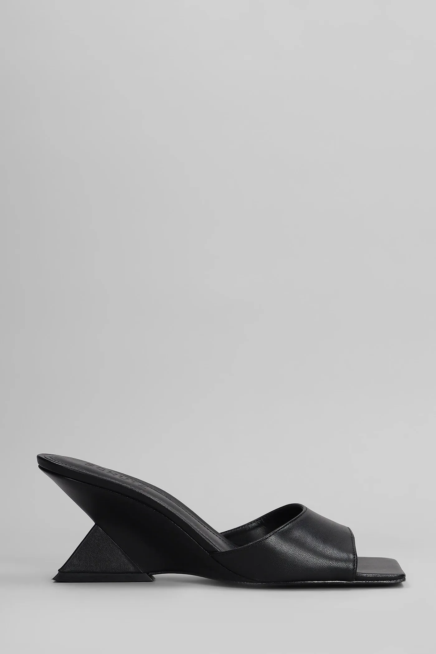 Abbie Sculpt Slipper-Mule in black leather