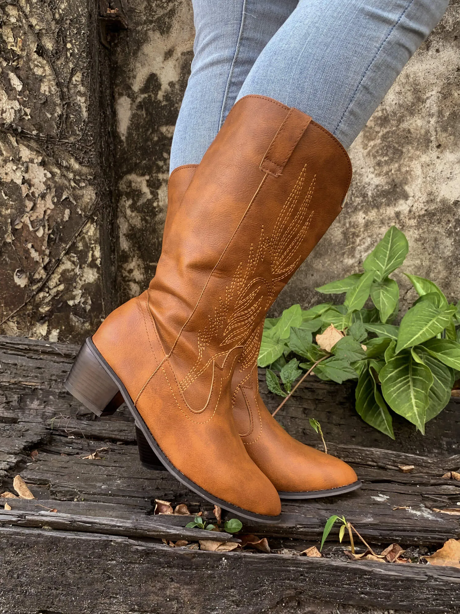 Angel Wing Embroidered Cowboy Heel Comfy Knee Boots - Brown