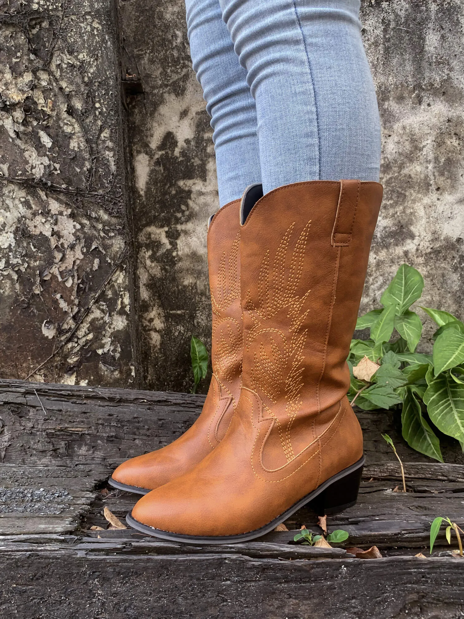 Angel Wing Embroidered Cowboy Heel Comfy Knee Boots - Brown
