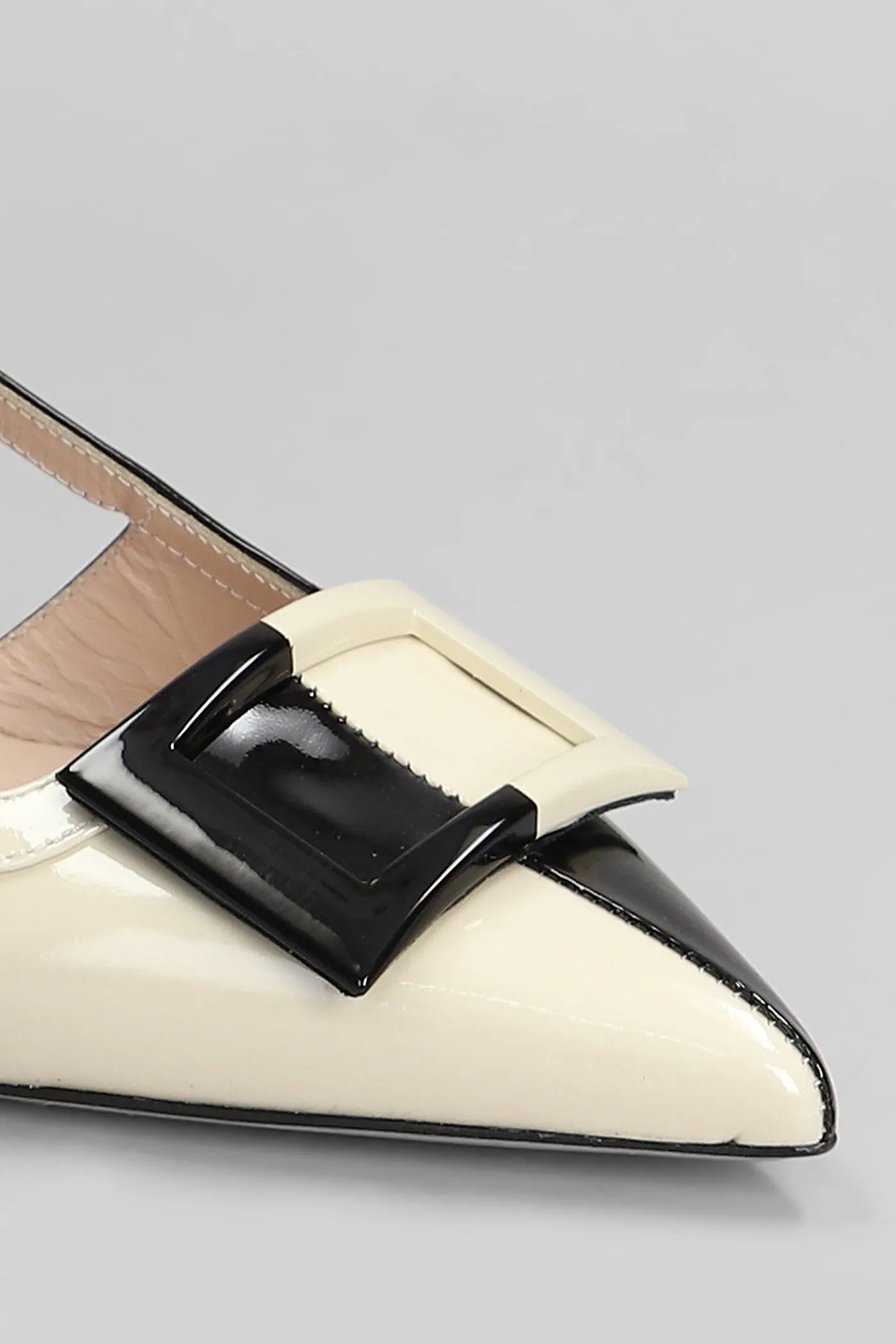 Ballet flats in black patent leather