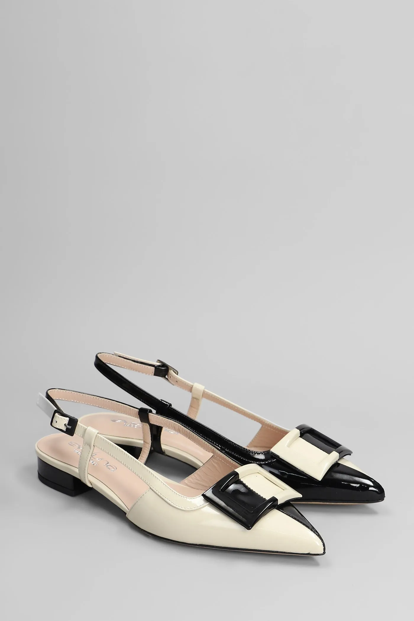 Ballet flats in black patent leather