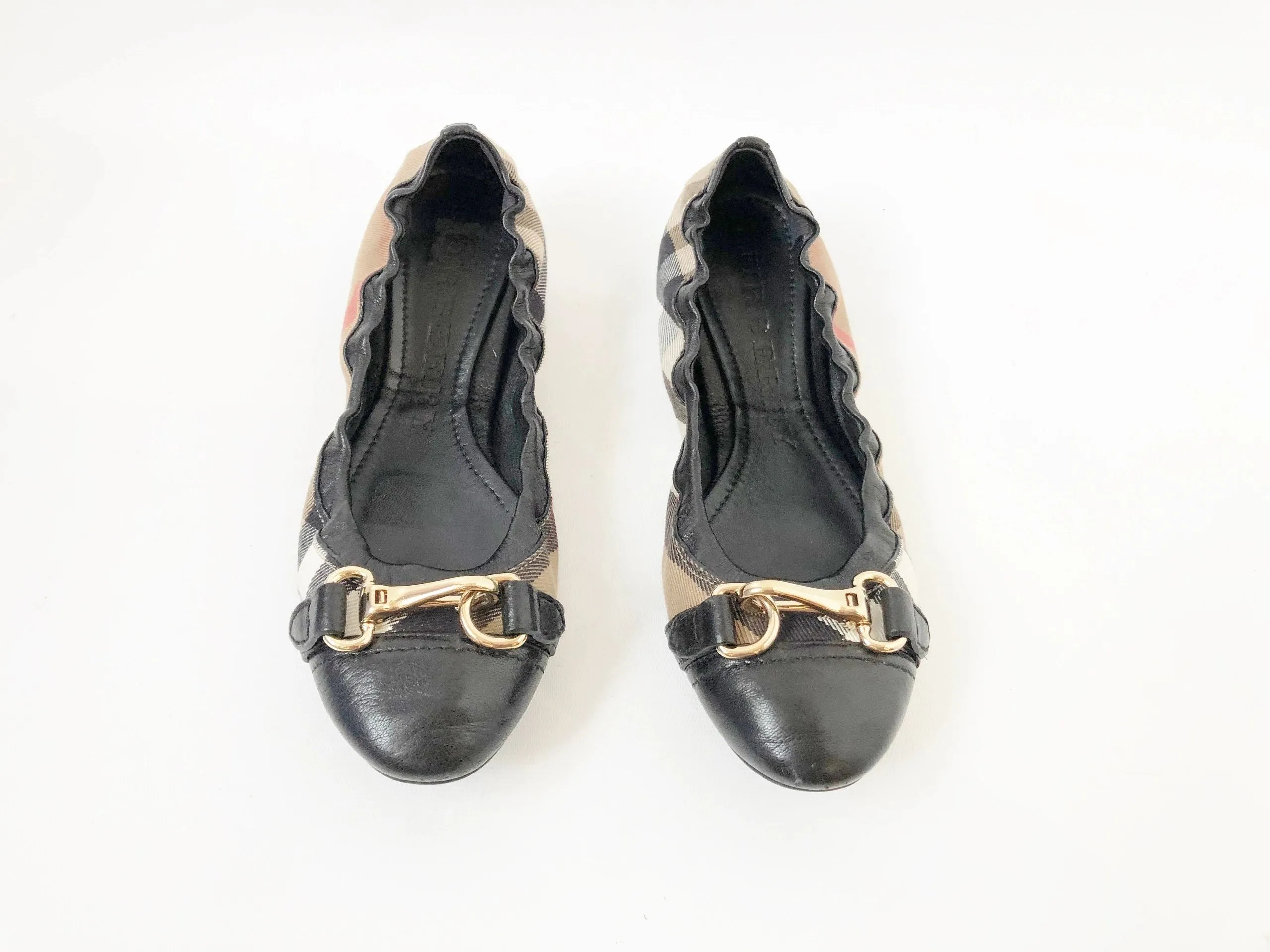 Burberry Nova Check Flats Size 38.5 It (8.5 Us)