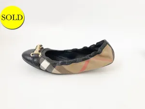 Burberry Nova Check Flats Size 38.5 It (8.5 Us)