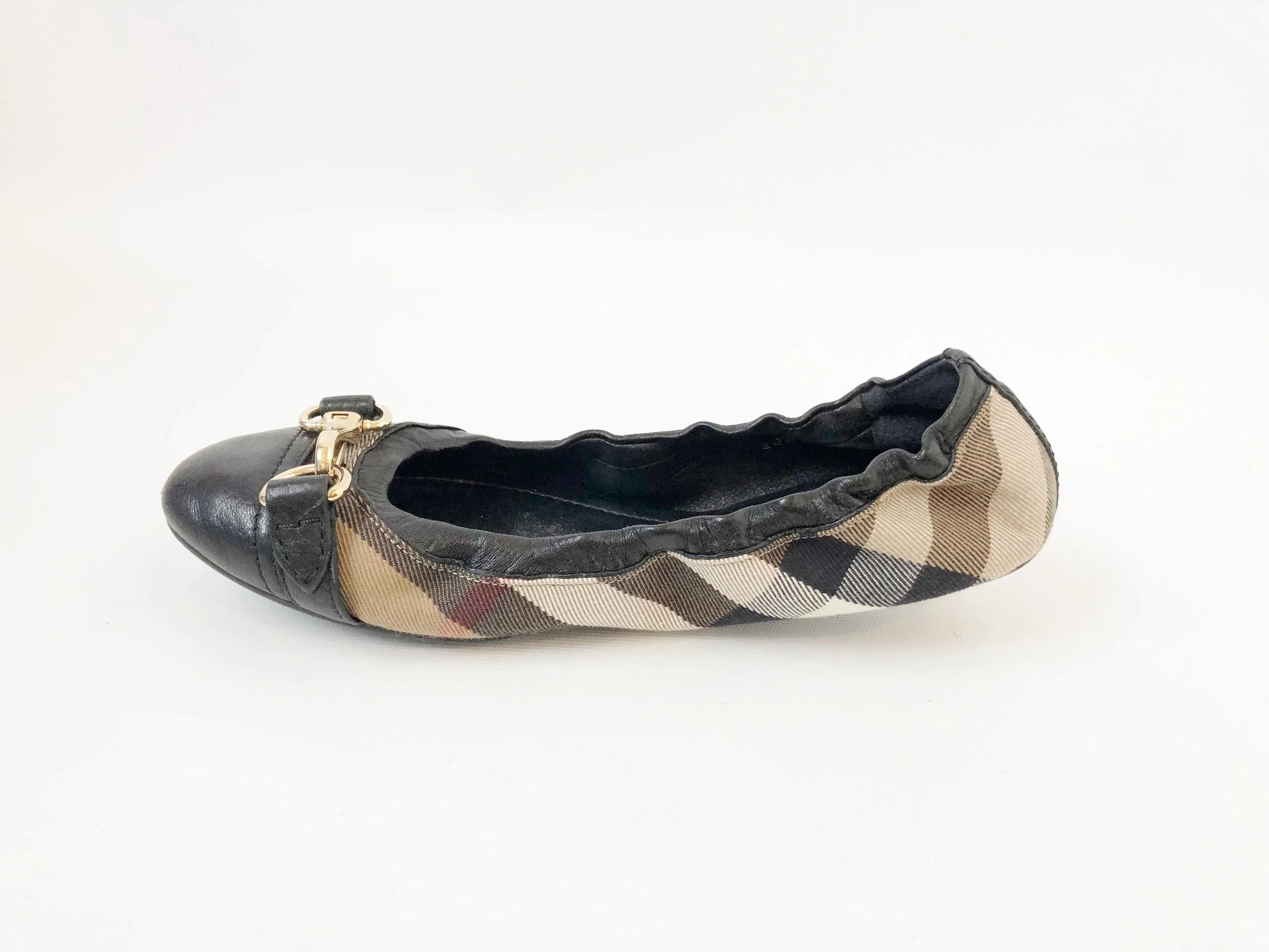 Burberry Nova Check Flats Size 38.5 It (8.5 Us)