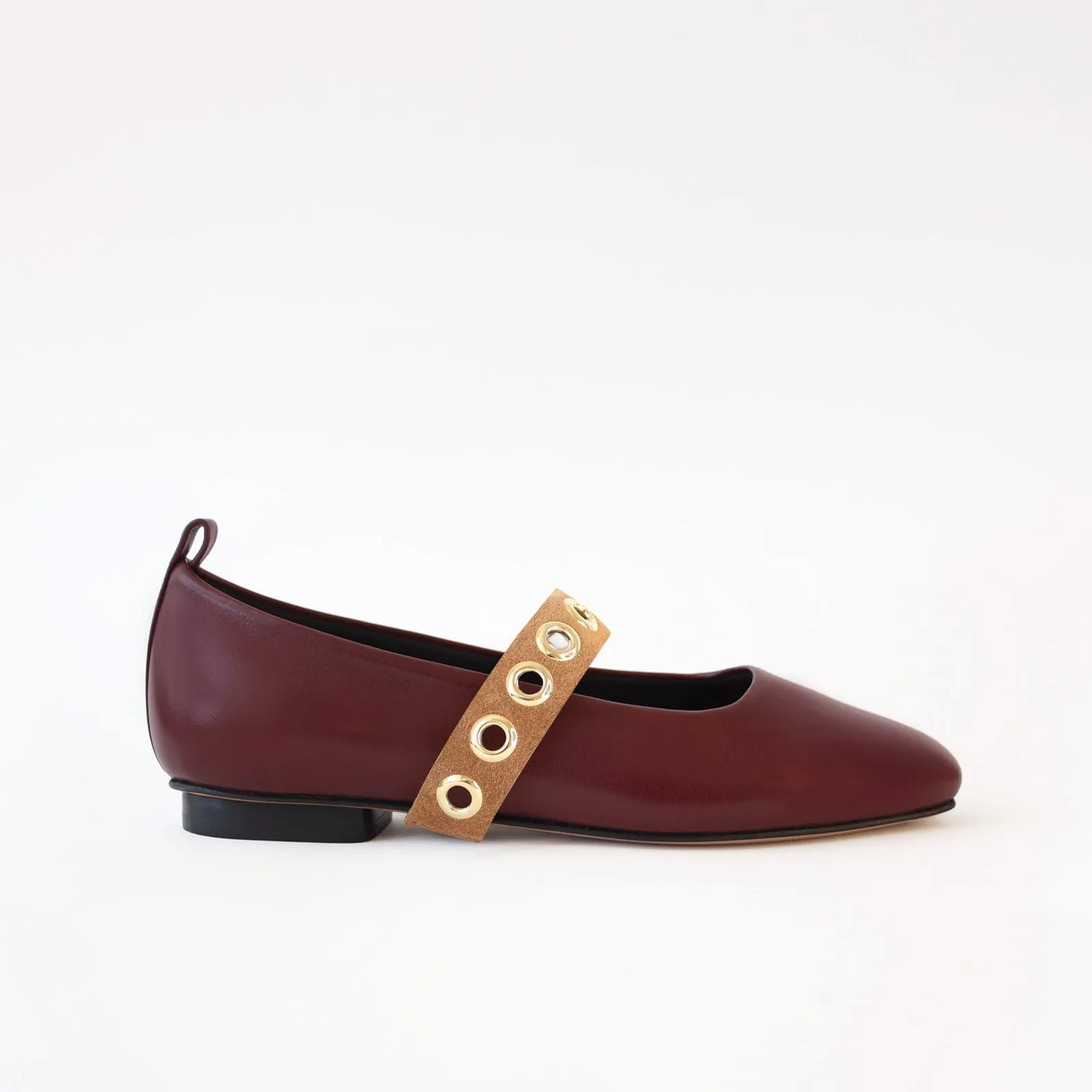 Burgundy Ballet Swap Camel Ilhos