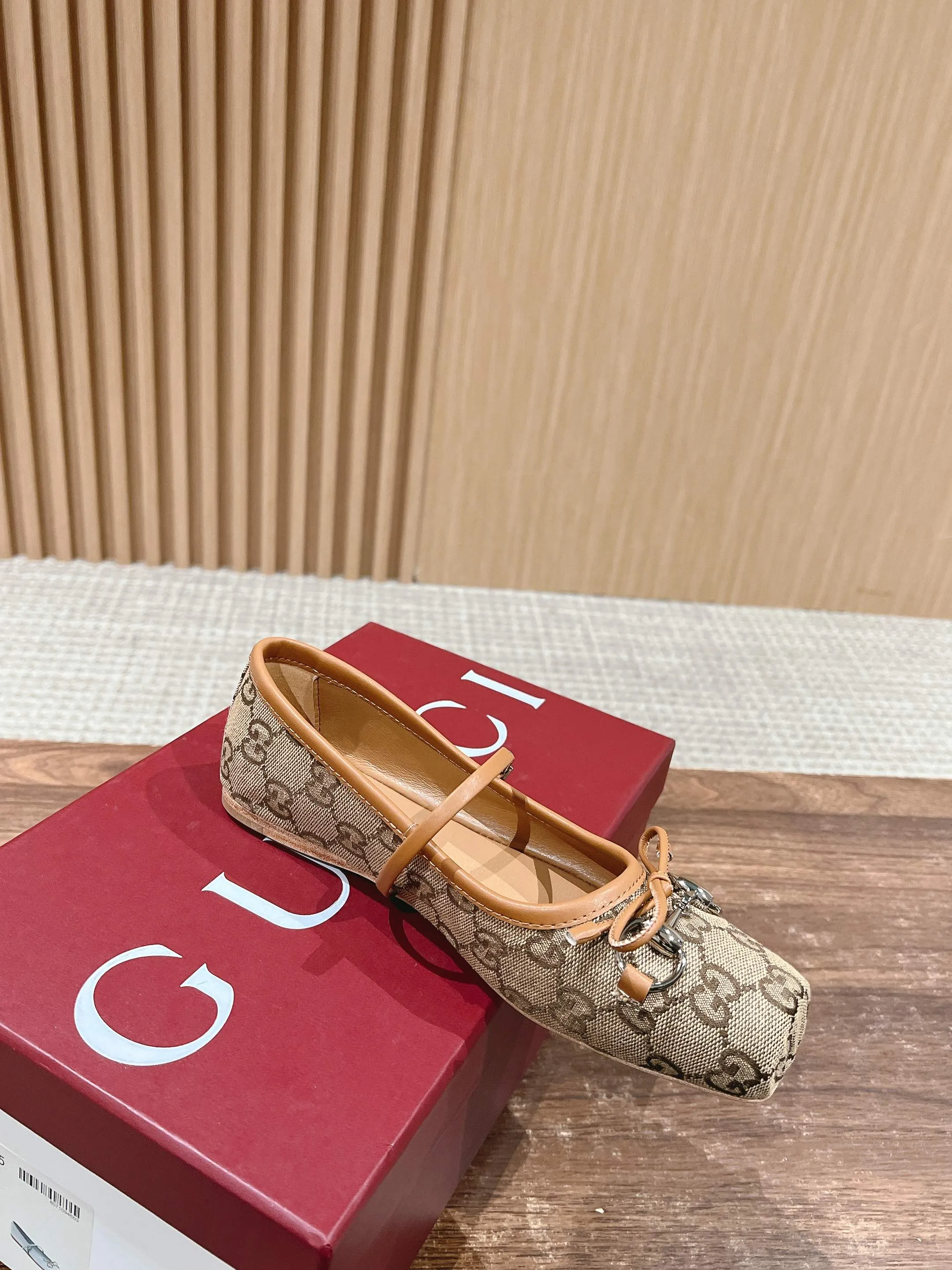 𝐆C Early Spring Resort Series Horsebit Ballet Flats