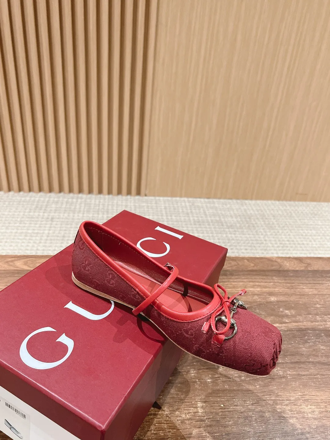 𝐆C Early Spring Resort Series Horsebit Ballet Flats