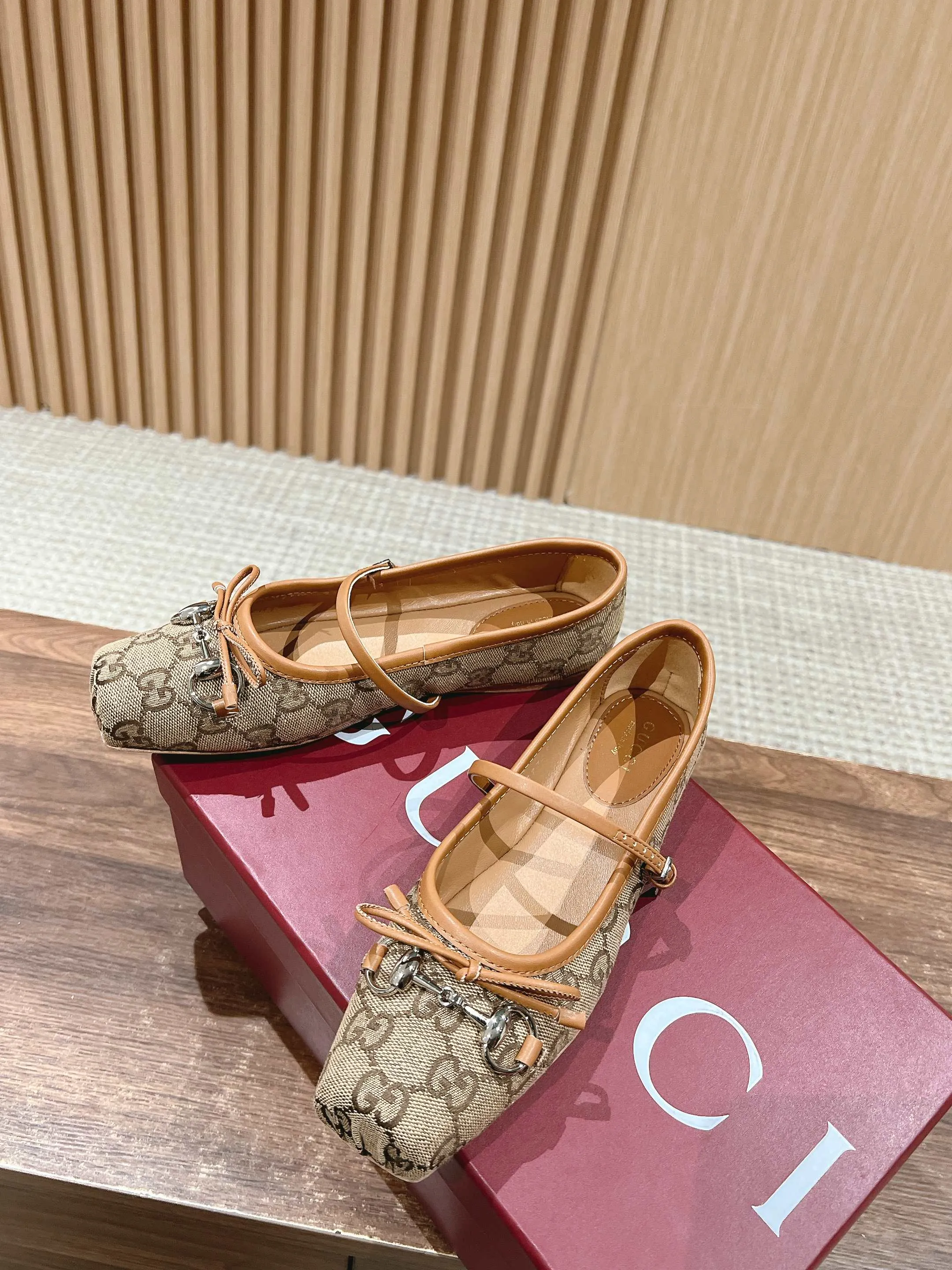 𝐆C Early Spring Resort Series Horsebit Ballet Flats