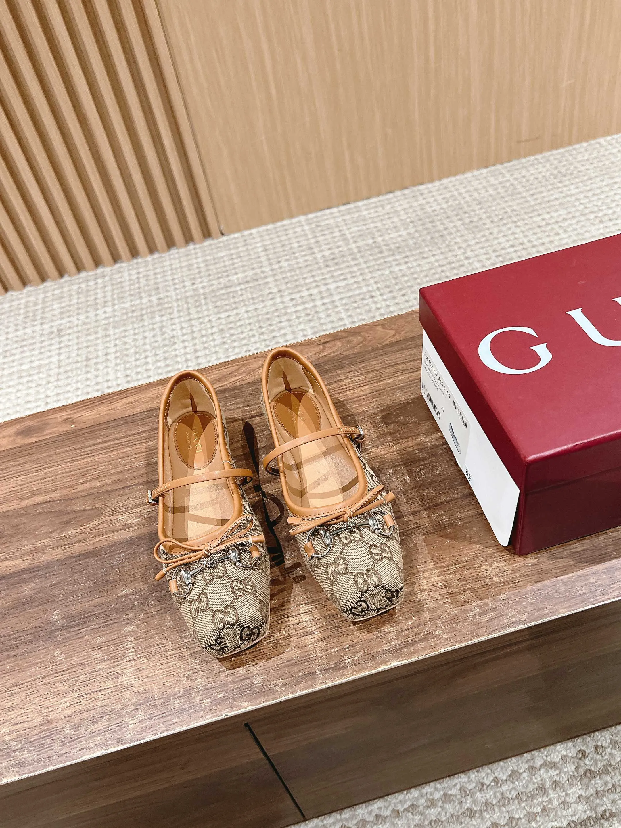 𝐆C Early Spring Resort Series Horsebit Ballet Flats