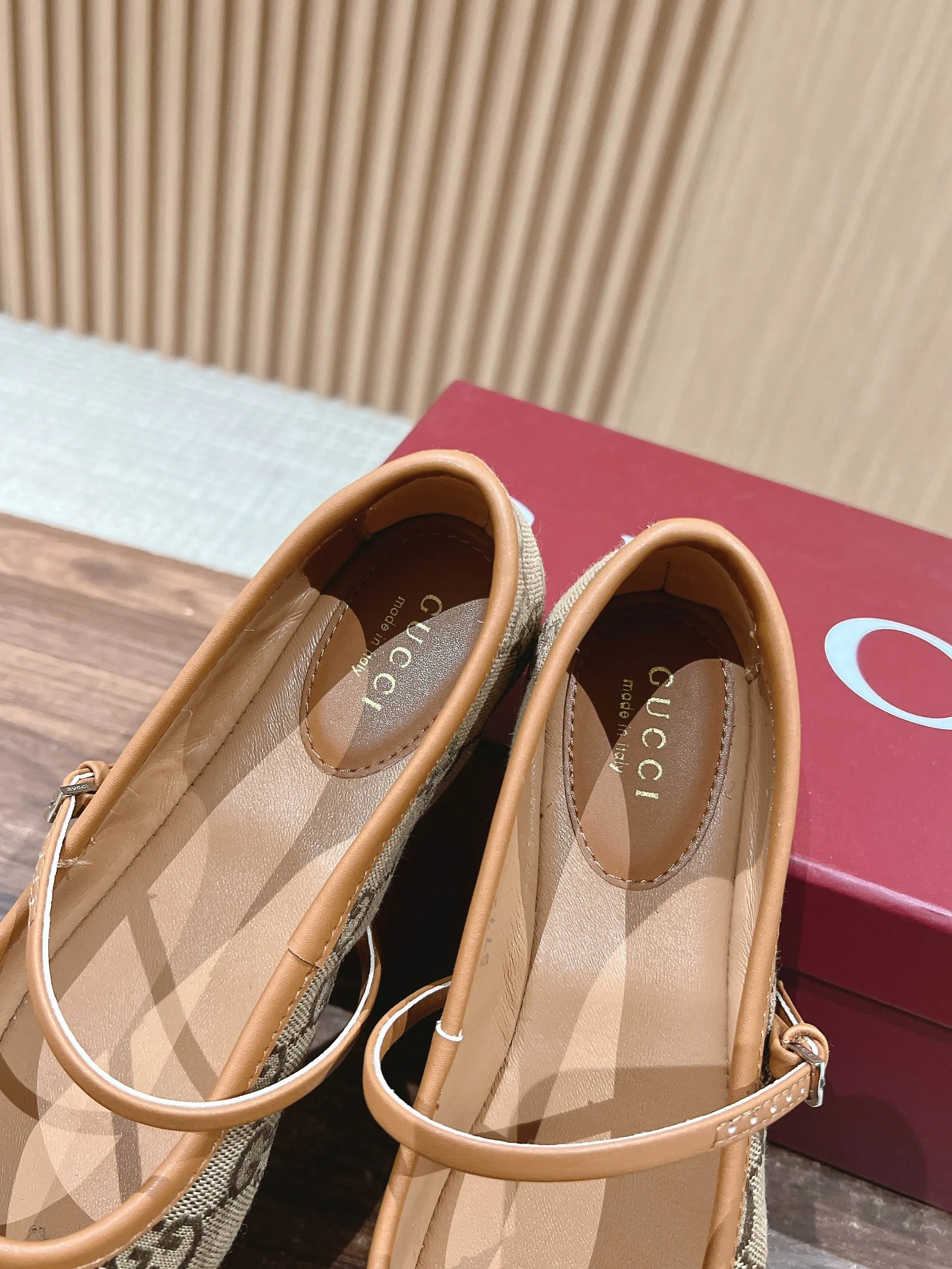 𝐆C Early Spring Resort Series Horsebit Ballet Flats
