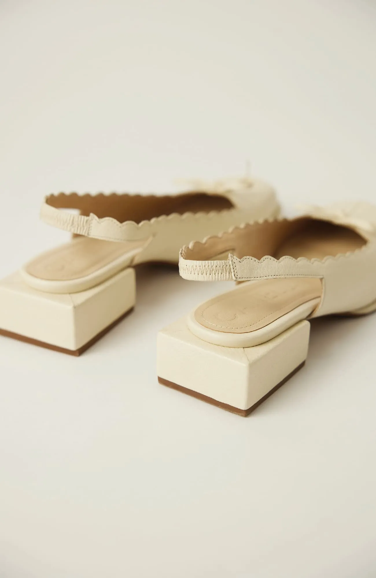 CANELLA SLINGBACK ORIGEN IN CREMA