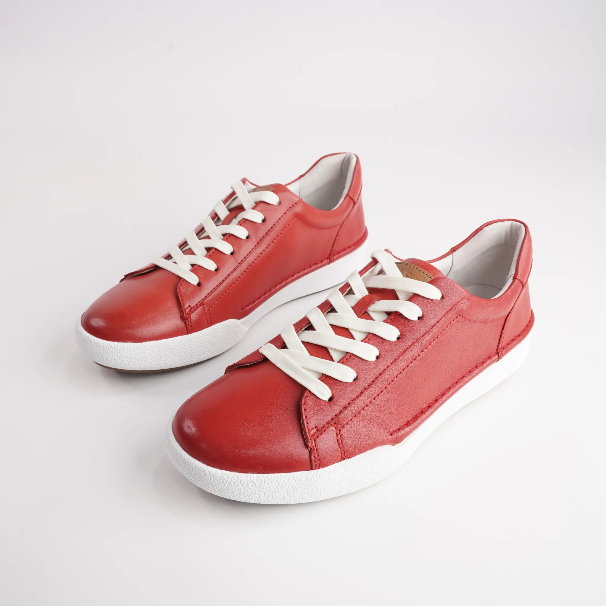 Claire 01 Rot Leather Sneakers