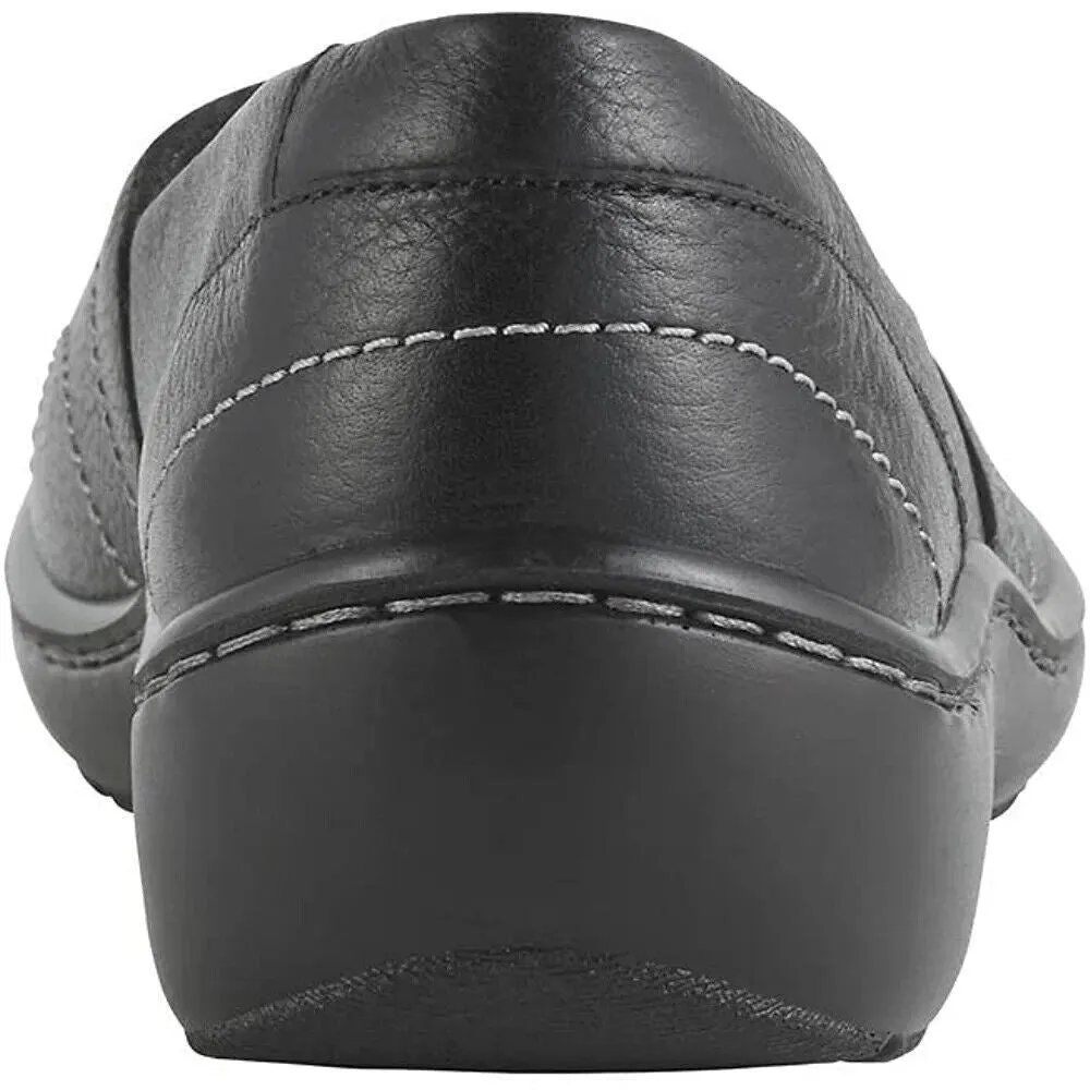 Clarks Women's Cora Meadow Black Leather 26167553