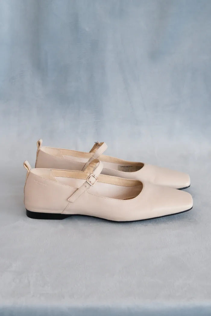 DELIA MARY JANE