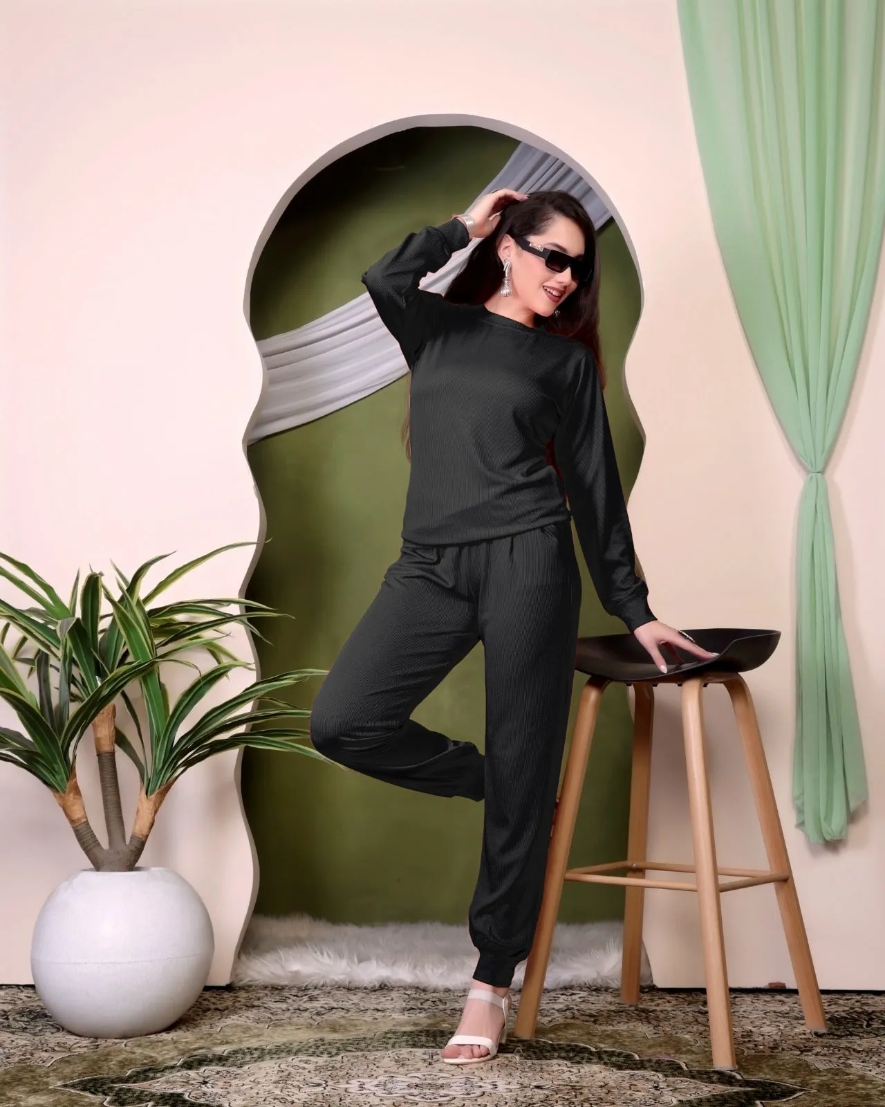 Elegant Black Lounge Set - Stylish Comfort for Every Occasion