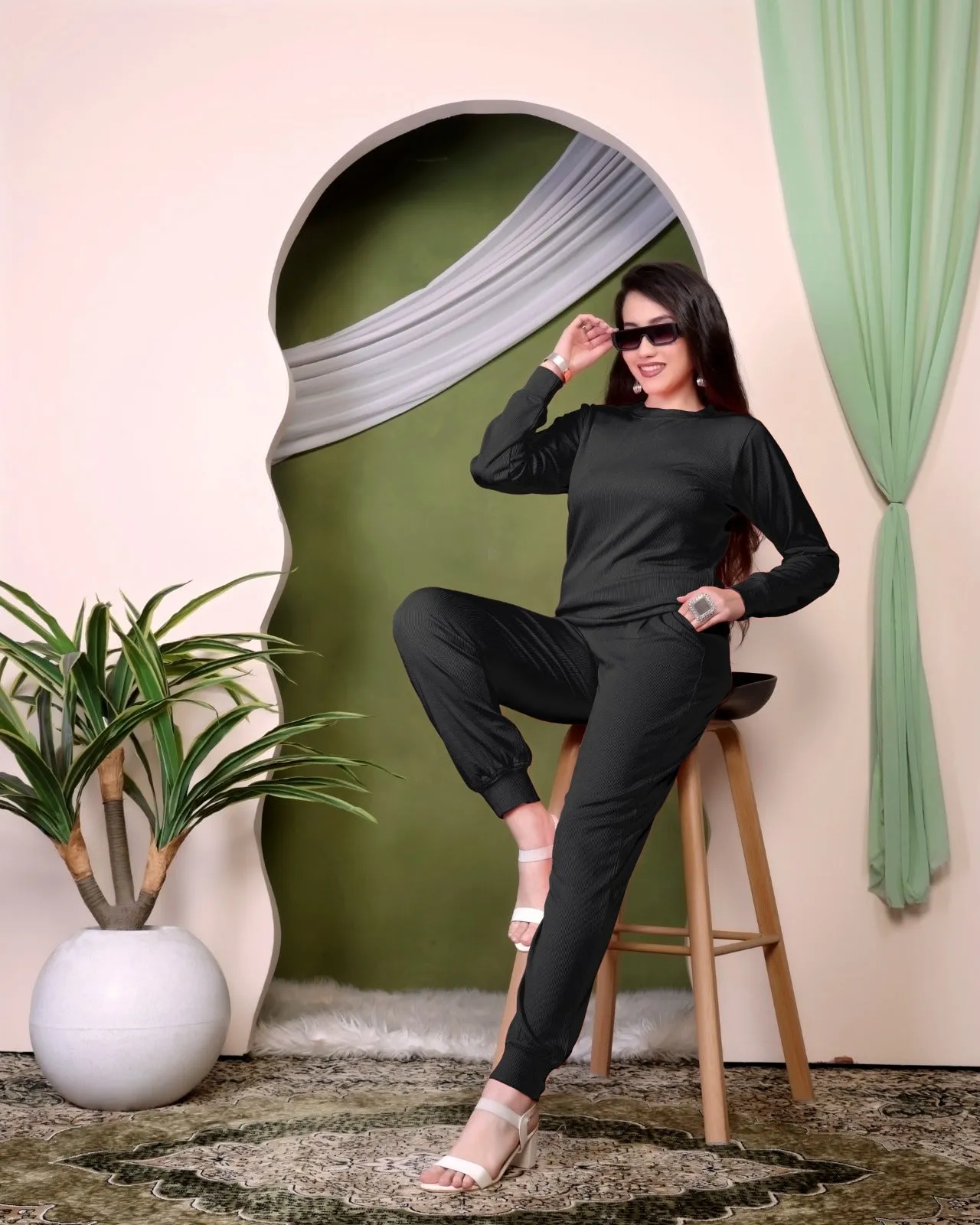 Elegant Black Lounge Set - Stylish Comfort for Every Occasion
