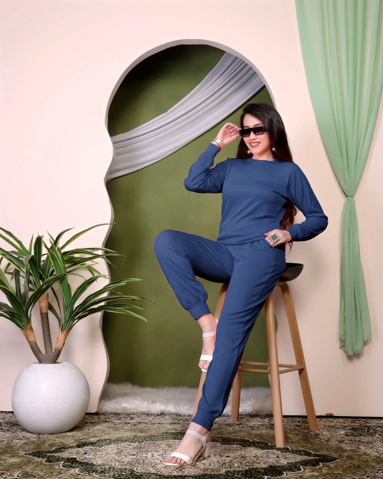 Elegant Black Lounge Set - Stylish Comfort for Every Occasion