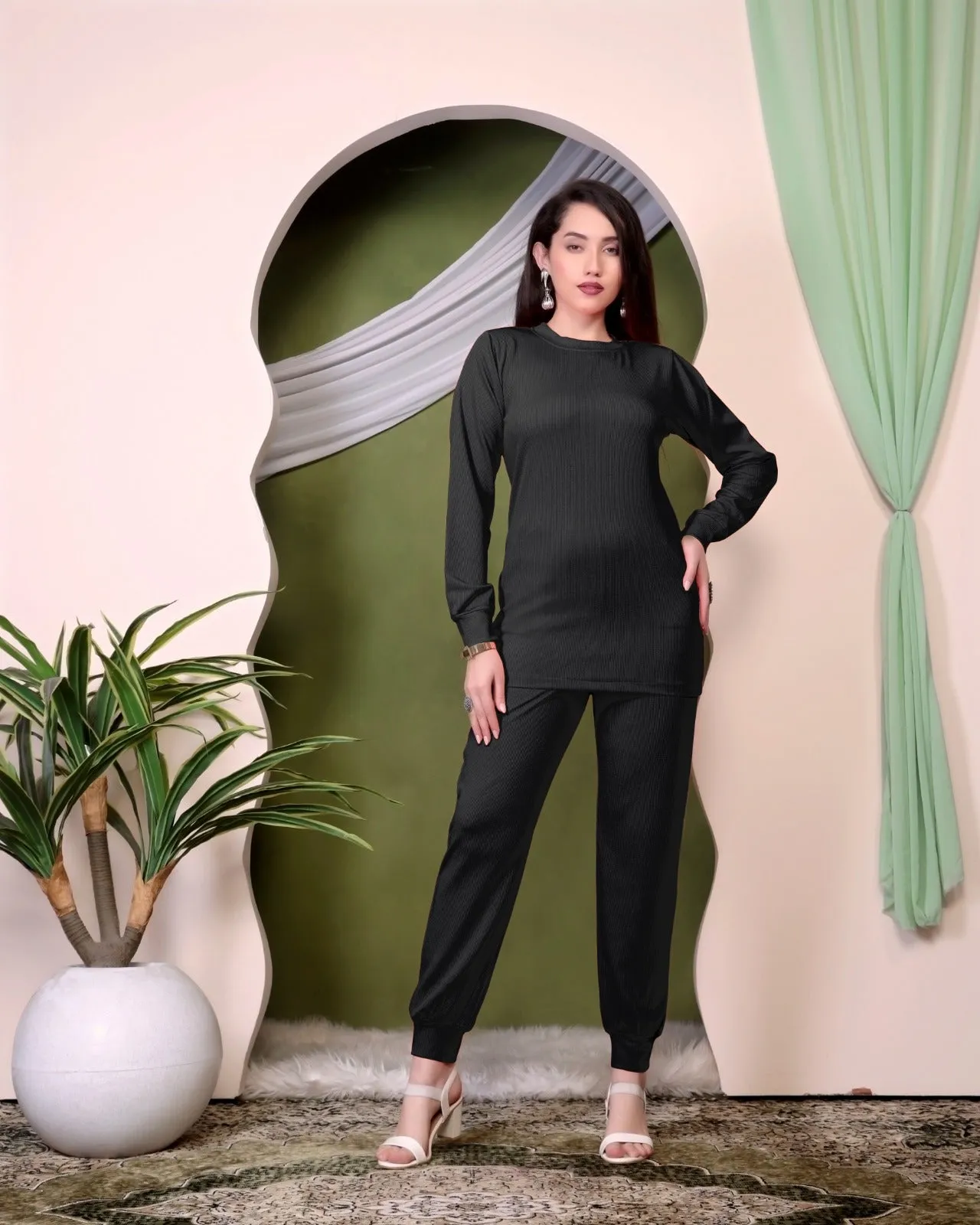 Elegant Black Lounge Set - Stylish Comfort for Every Occasion