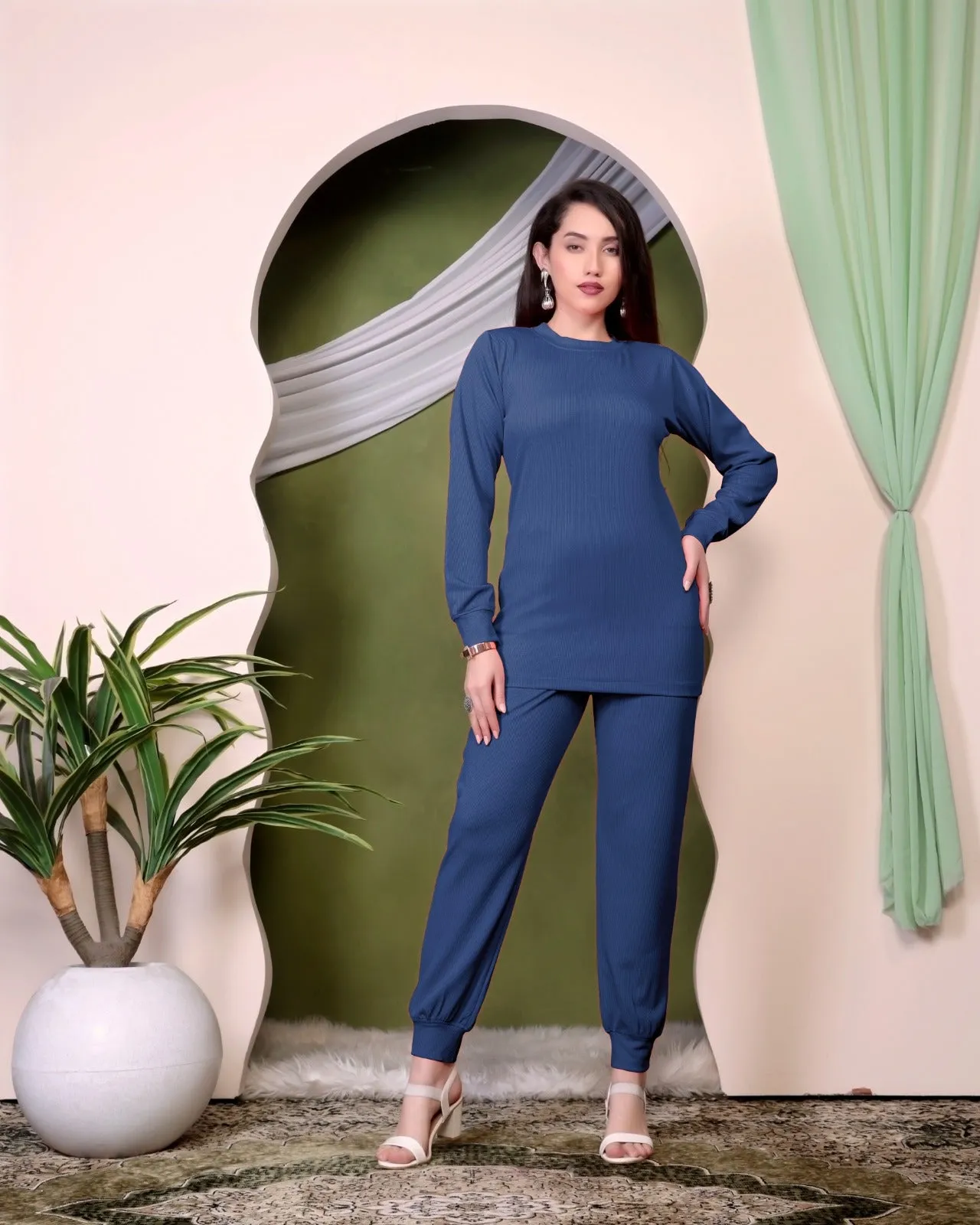 Elegant Black Lounge Set - Stylish Comfort for Every Occasion
