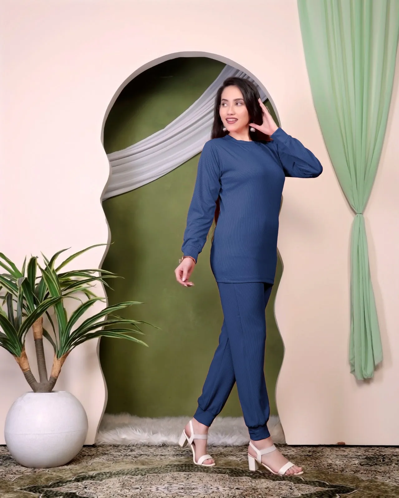 Elegant Black Lounge Set - Stylish Comfort for Every Occasion