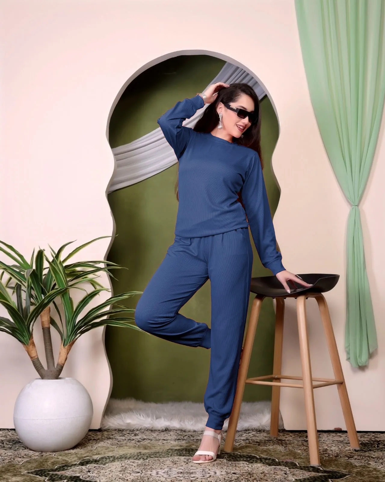 Elegant Black Lounge Set - Stylish Comfort for Every Occasion