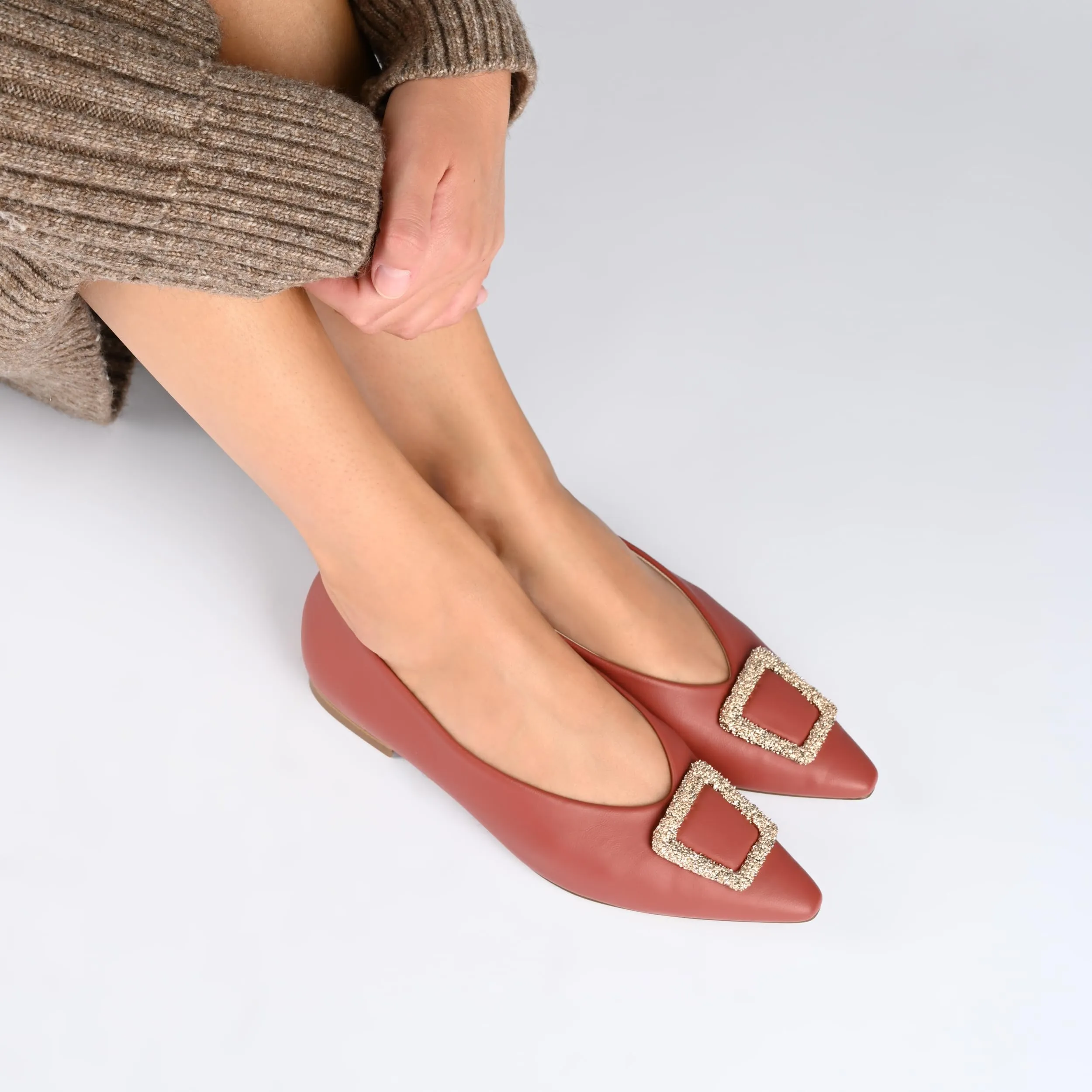 Journee Womens Tru Comfort Foam Elowen Slip On Slim Squared Off Pointed Toe Flats
