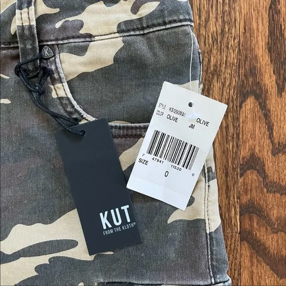 Kut from the Kloth High Rise Gidget Short in Olive NWT