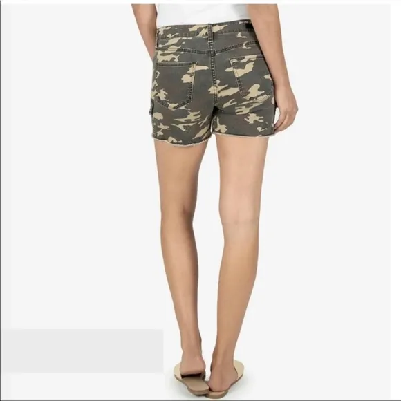 Kut from the Kloth High Rise Gidget Short in Olive NWT