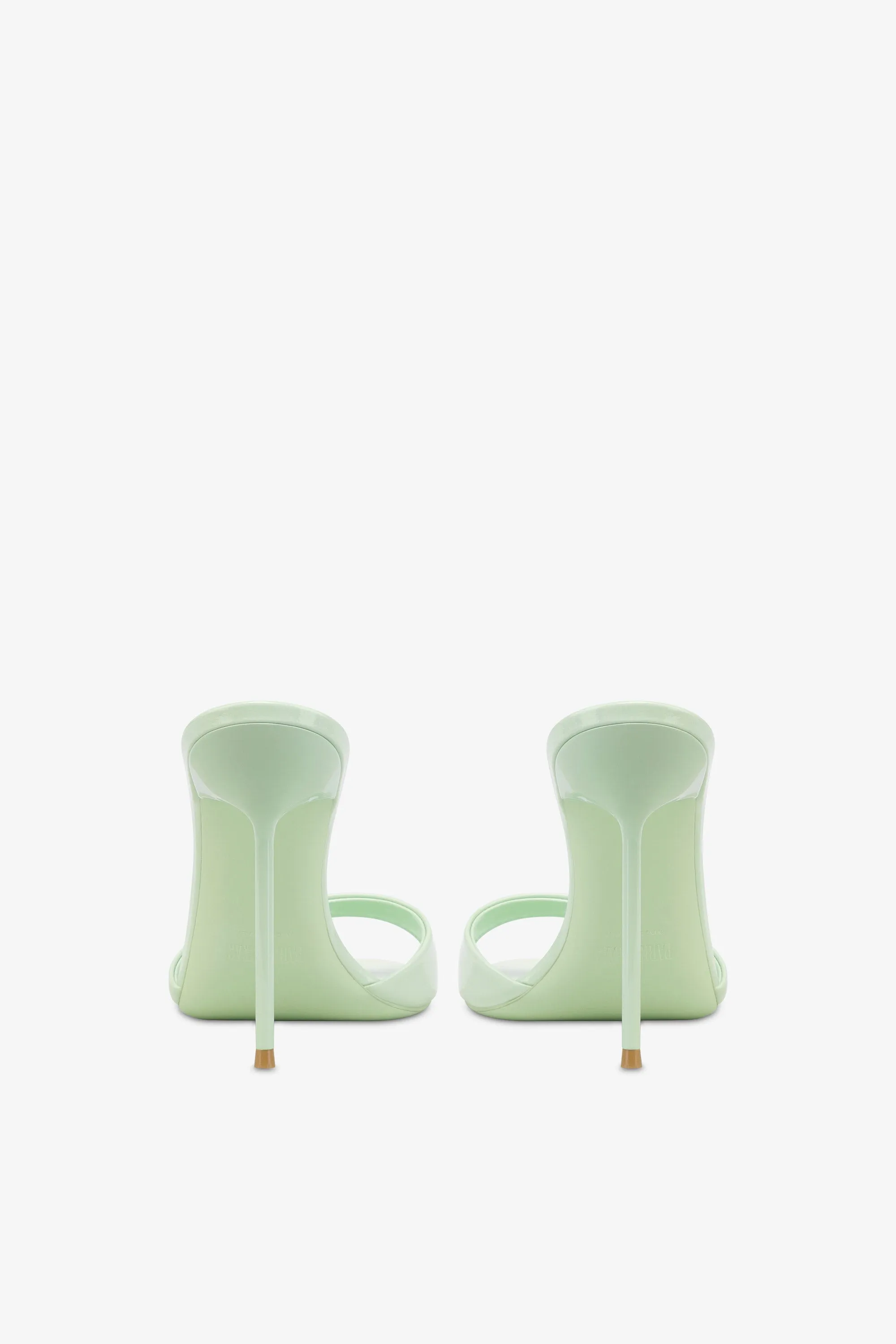 Mules in mint patent leather