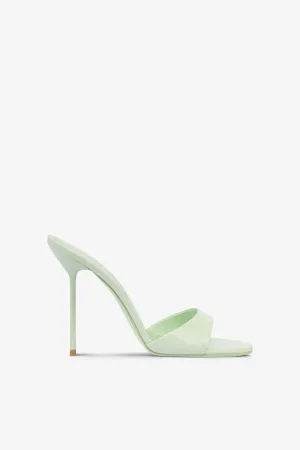 Mules in mint patent leather