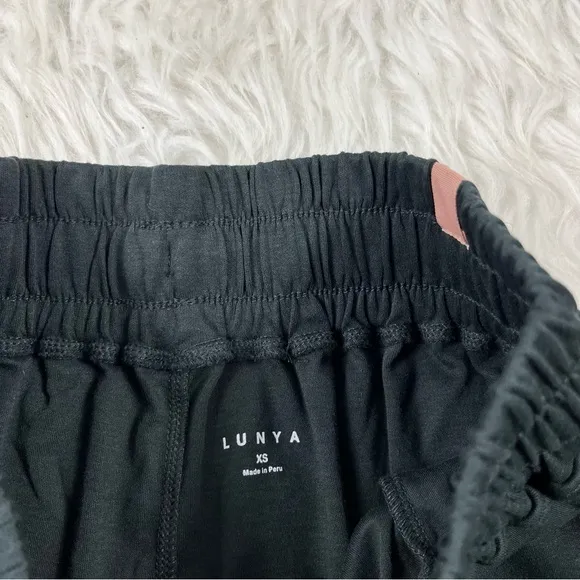 NEW Lunya high rise Pima cotton shorts