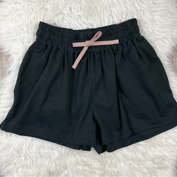 NEW Lunya high rise Pima cotton shorts