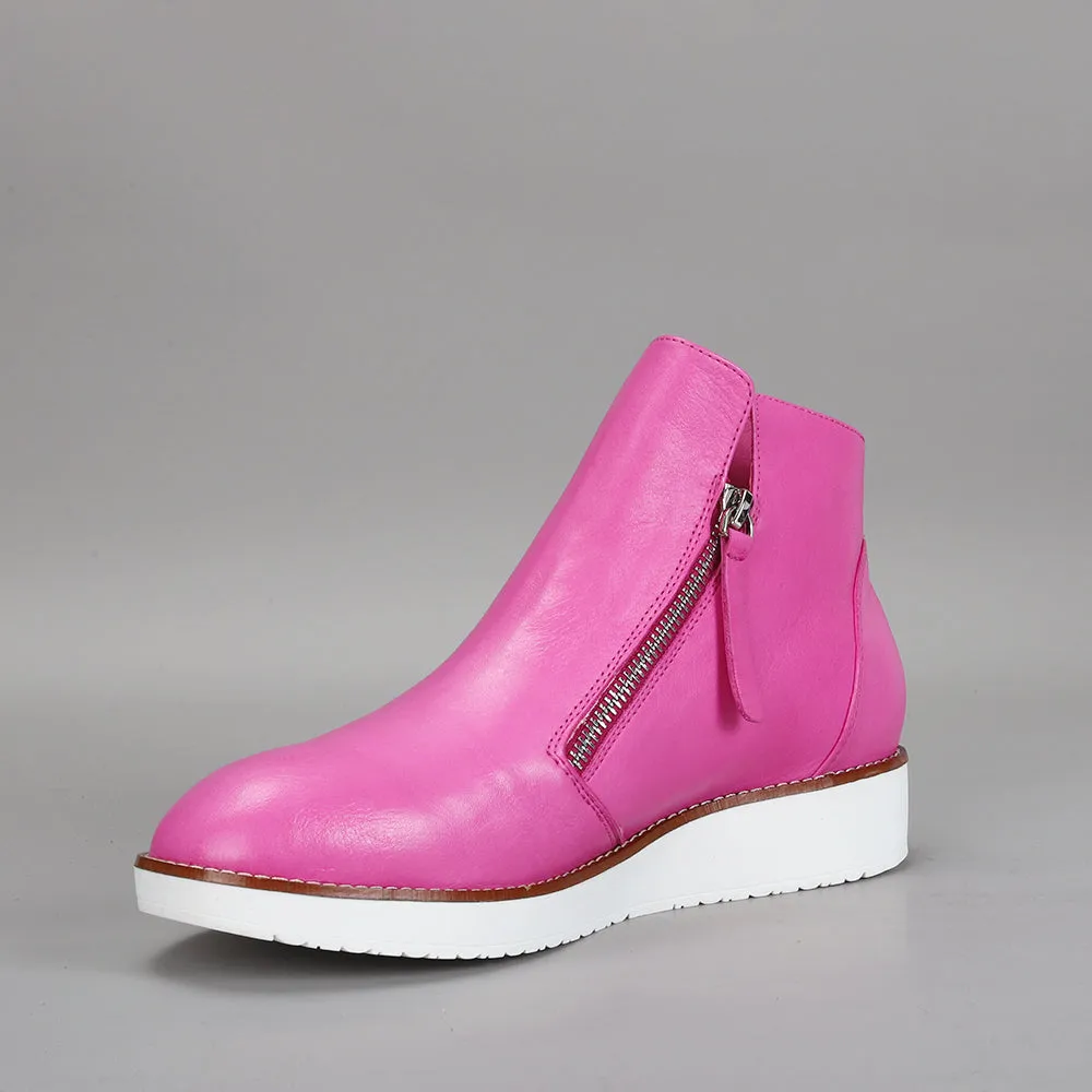 RONNIE - Hot Pink