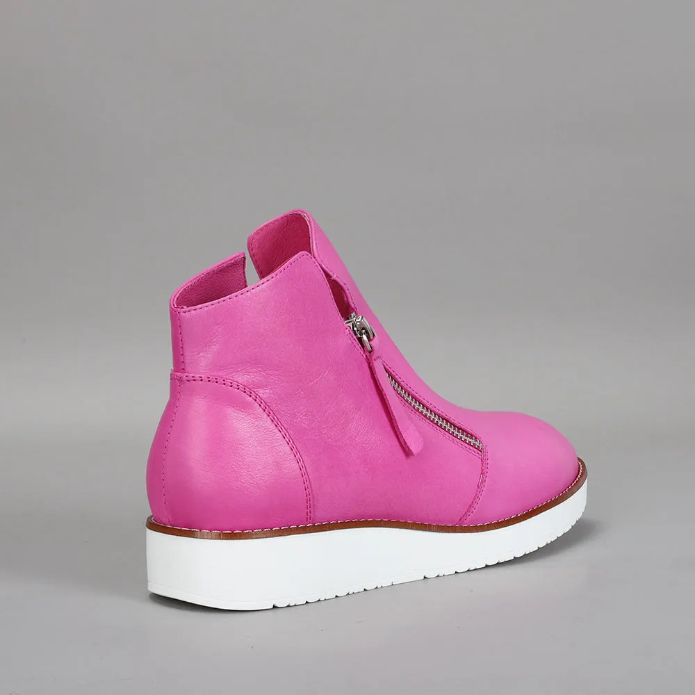 RONNIE - Hot Pink