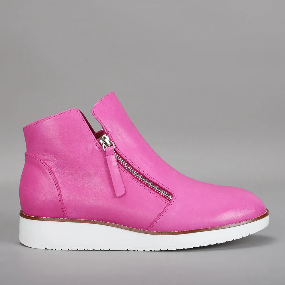 RONNIE - Hot Pink