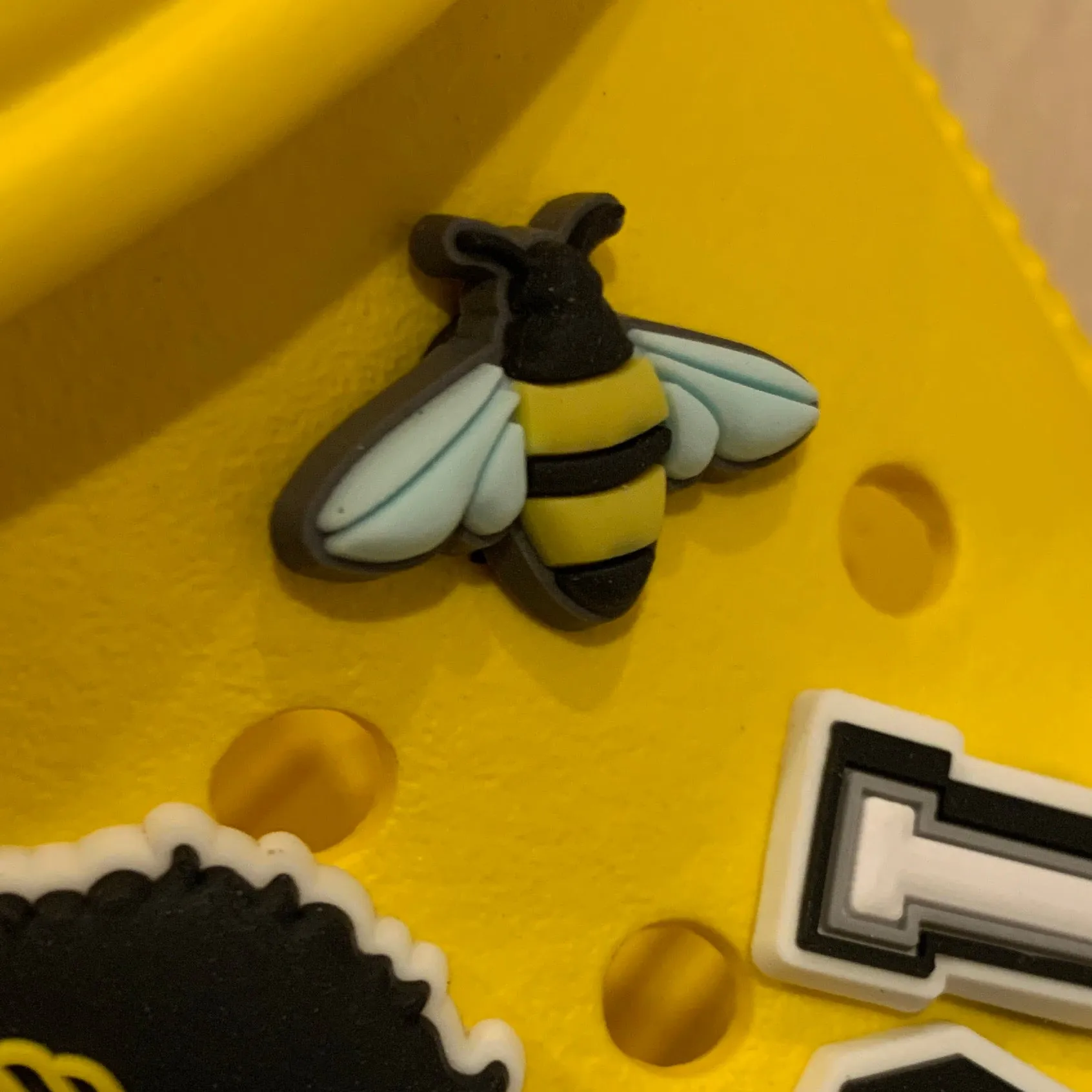 SHOE CHARMS - BEE