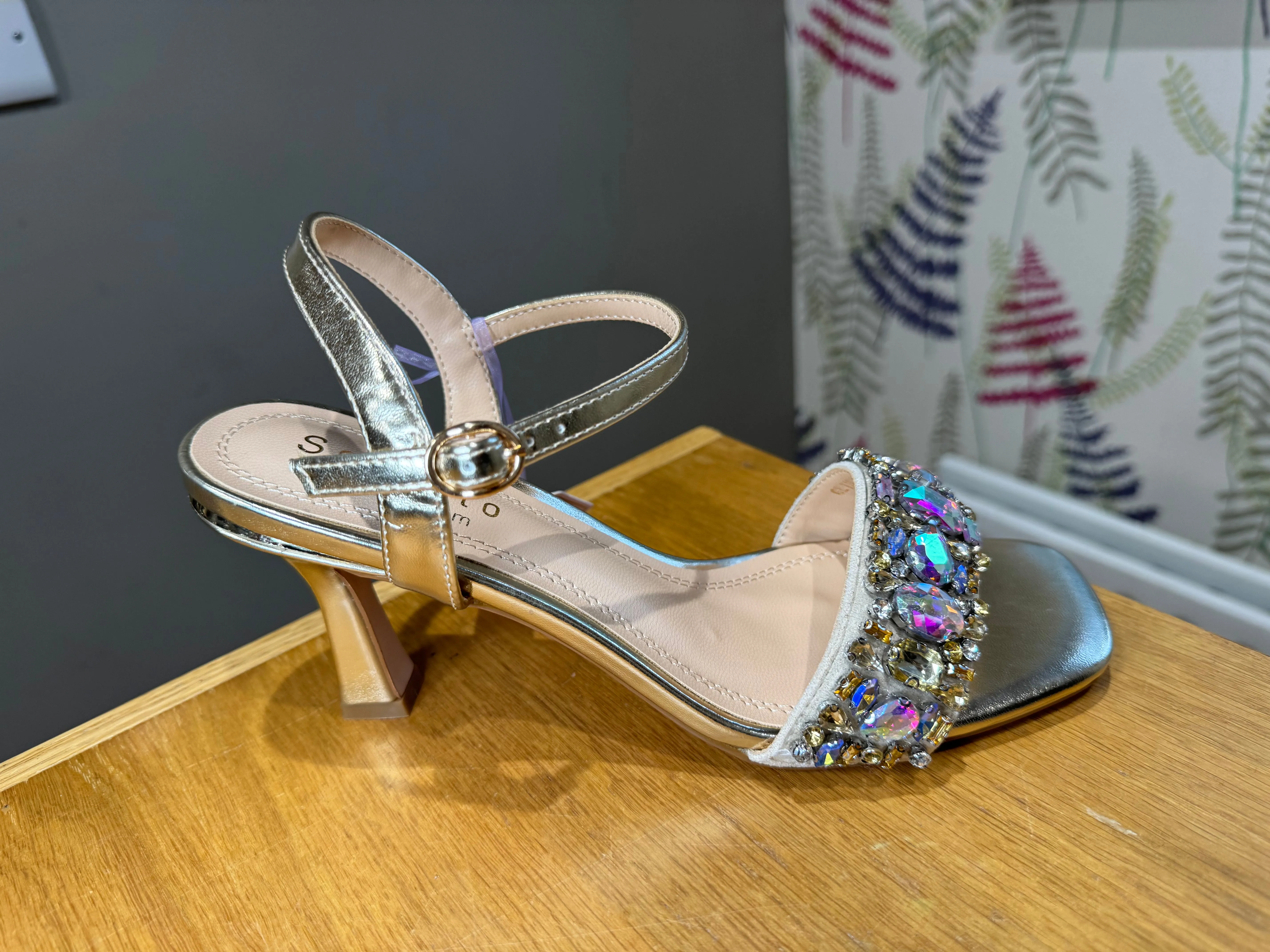 Sorento Glin Gold Gem Sandal