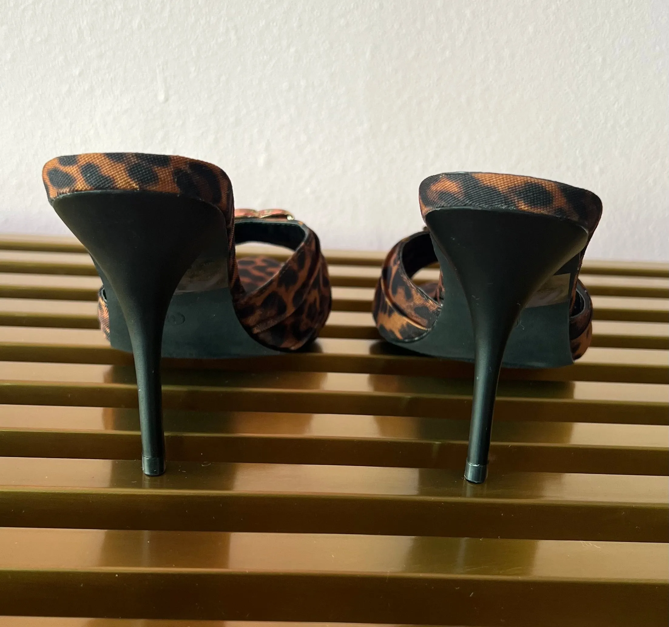 UPGRADE CLASS Leopard Print Mule Heel Open Toe Faux Suede